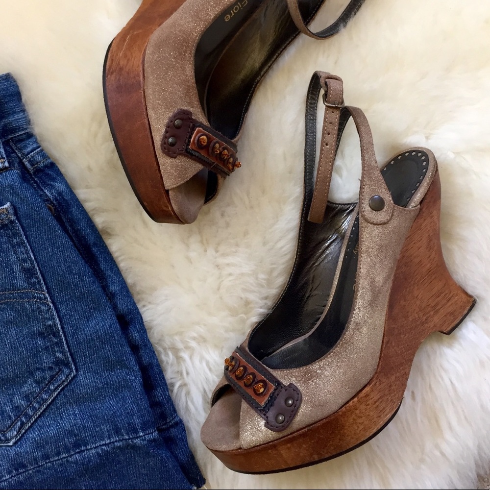 Isabella Fiore Peep Toe Wooden Platform Wedges